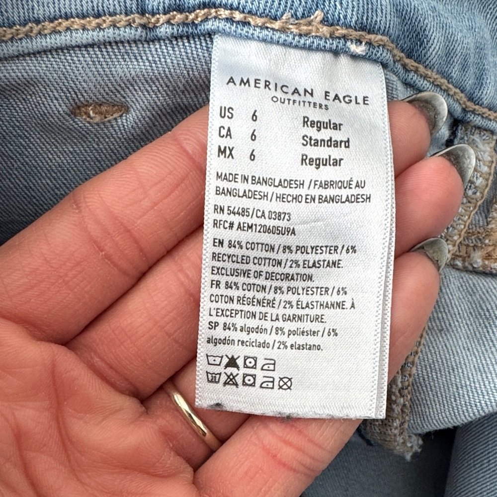American Eagle Light Wash Jeggings - Picture 6 of 6